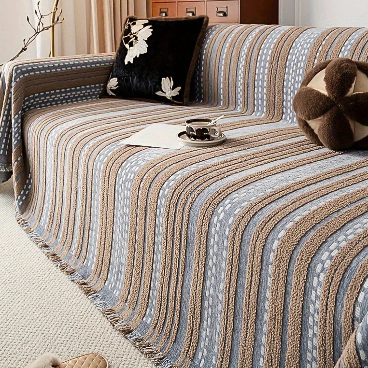 Plush Microfiber Non-Slip Pet-Scratch Resistant Sofa Cover Blanket