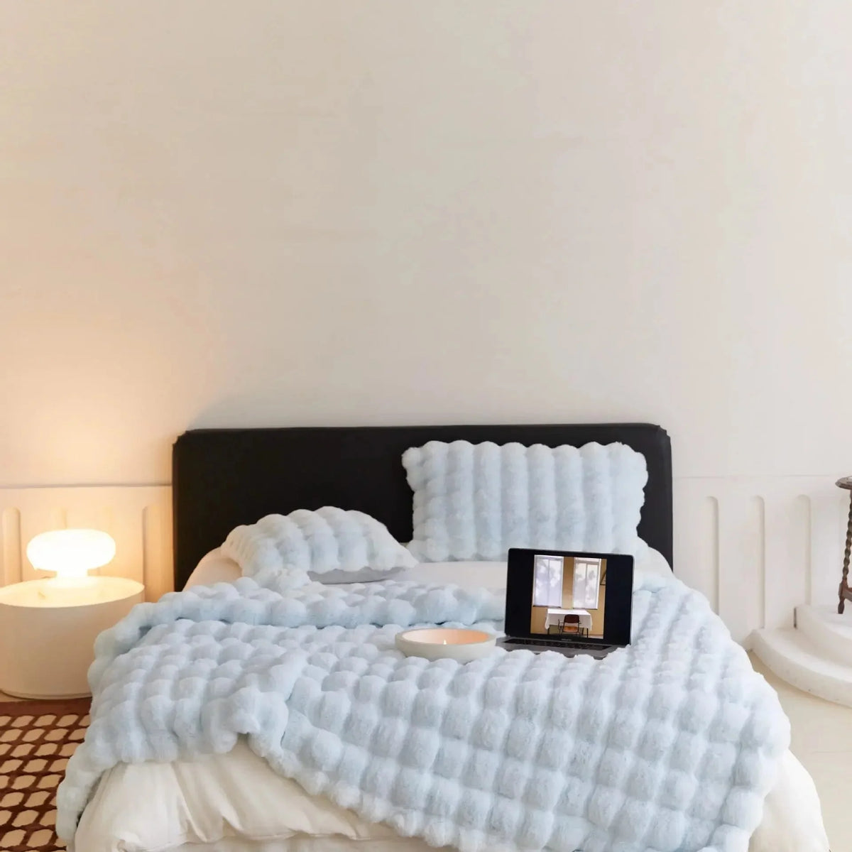 Plush Throw Blanket Ultra-Soft Machine Washable