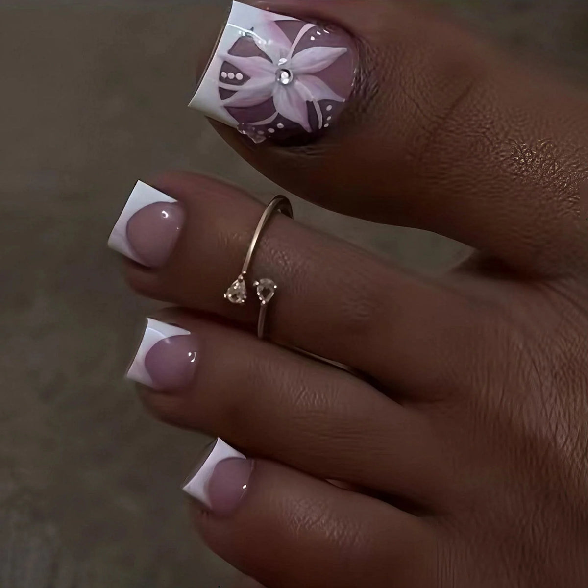 Press-On Acrylic Nails Floral Art Easy Application