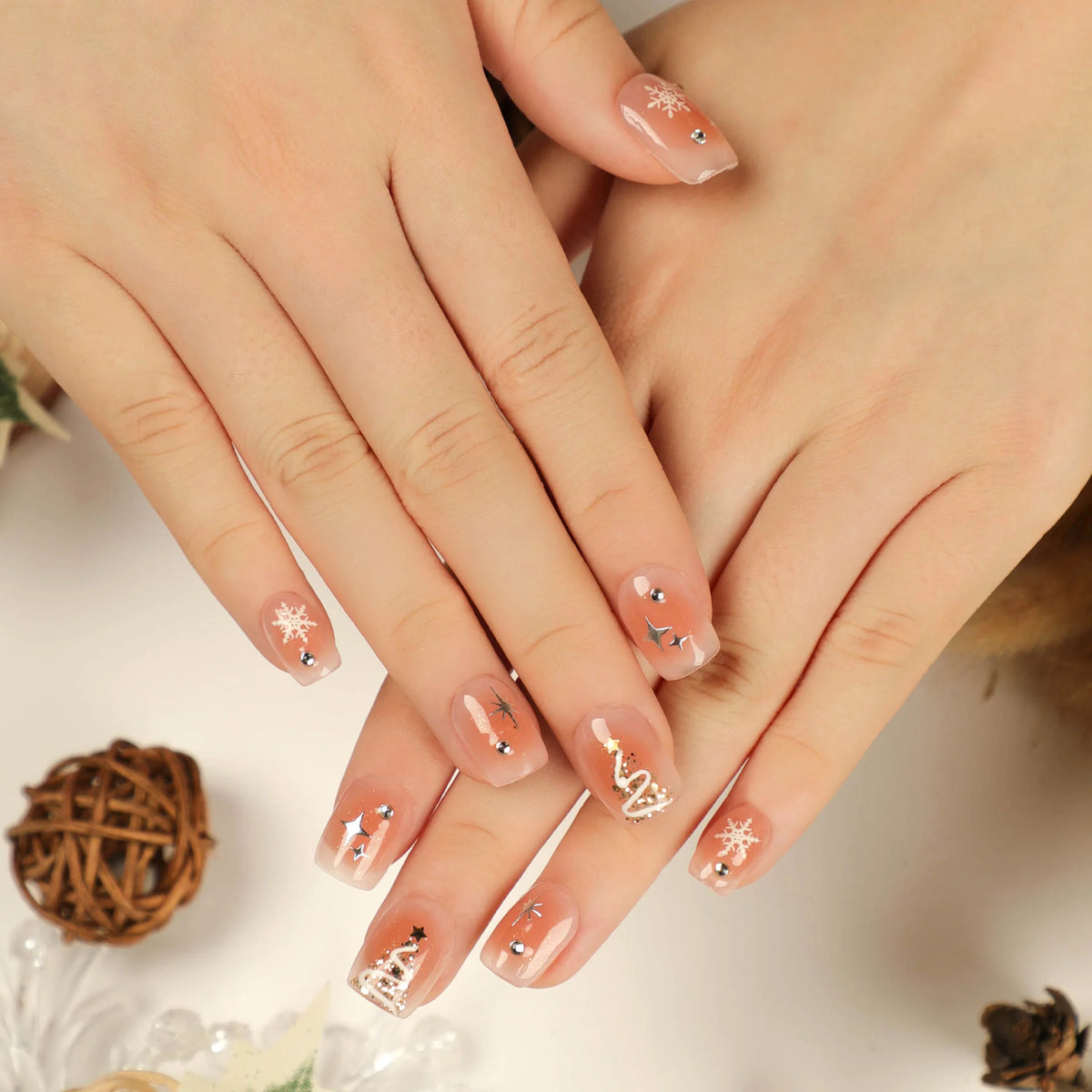 Press-On Nail Extensions Christmas Snowflake & Star Self-Adhesive Lightweight