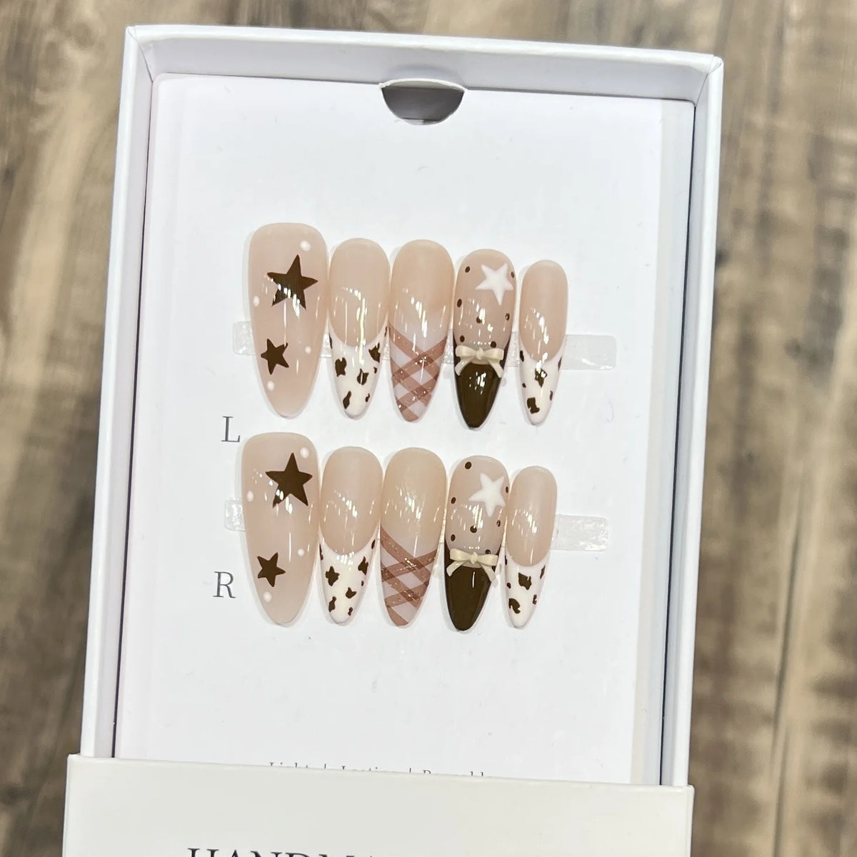 Press-On Nail Kit Artistic Designs No Glue & Long-Lasting