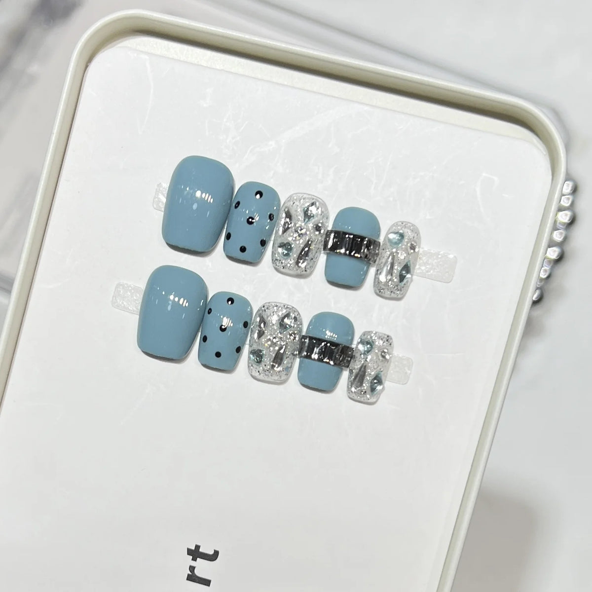 Press-On Nail Kit Artistic Designs Non-Damaging Adhesive