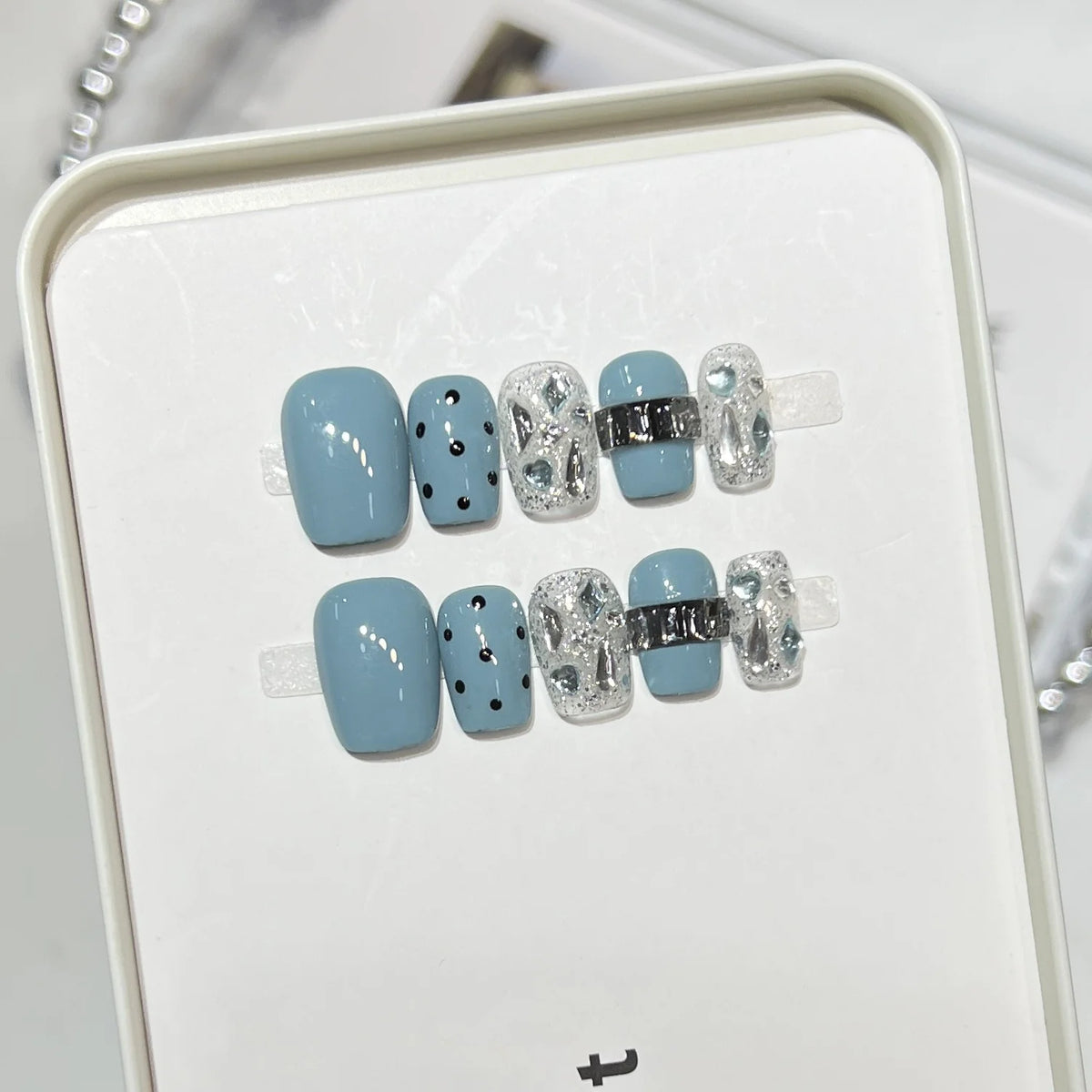 Press-On Nail Kit Artistic Designs Non-Damaging Adhesive