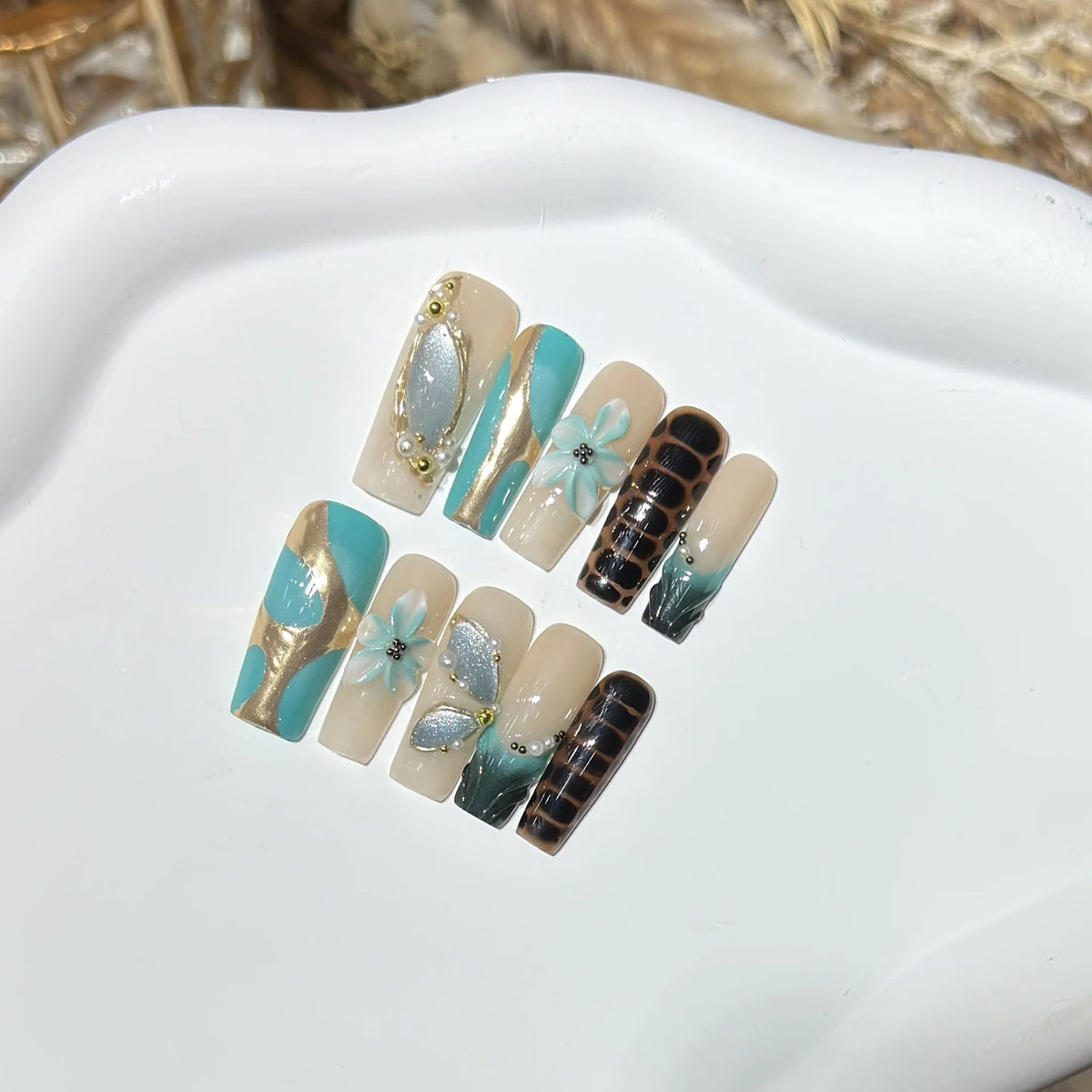 Press-On Nail Kit Floral & Abstract Peel-And-Stick