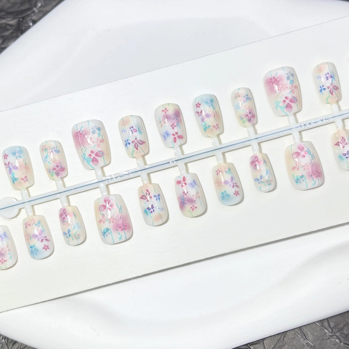 Press-On Nail Kit Floral Design Multiple Sizes Salon-Quality