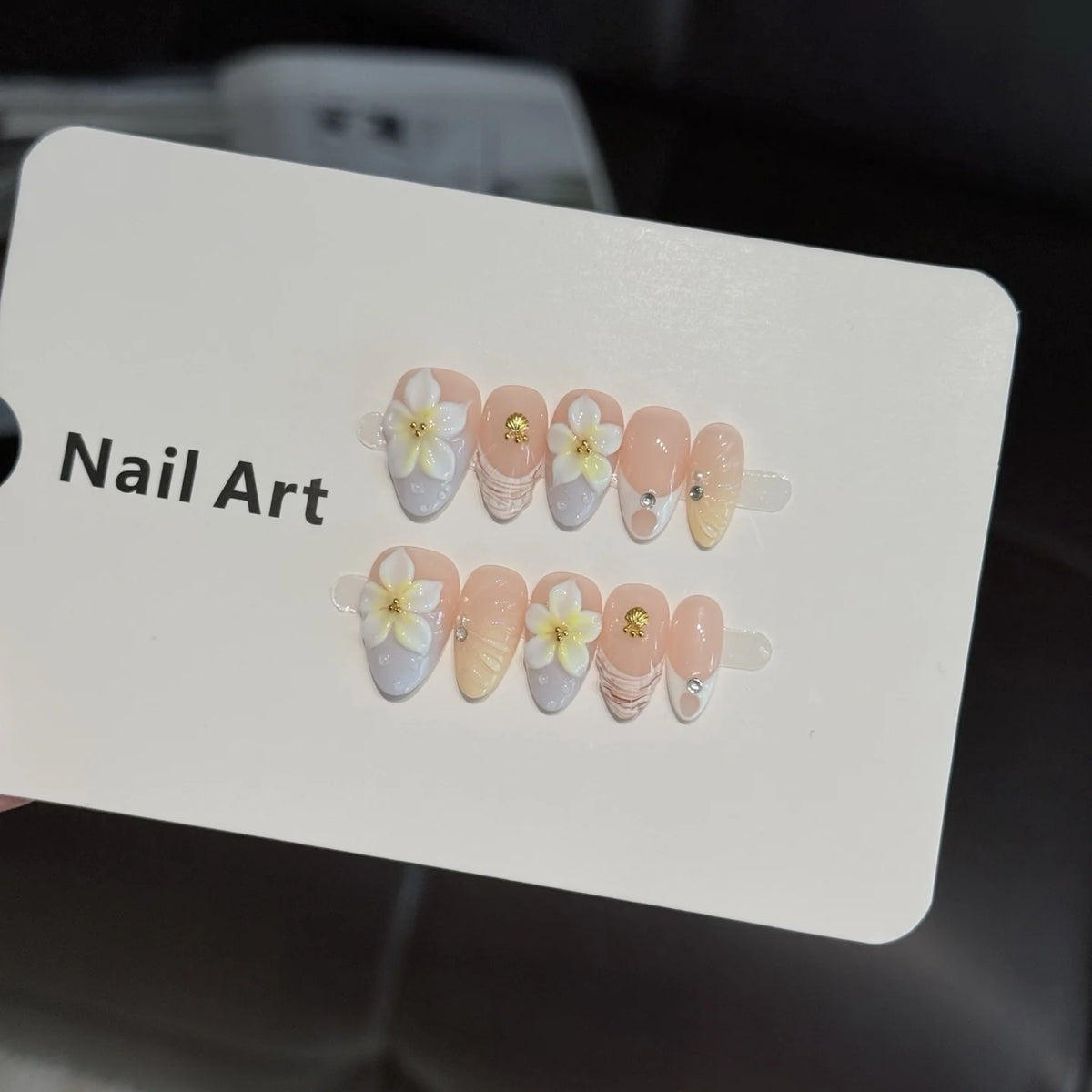 Press-On Nail Kit Floral Design & Shimmer Short Almond