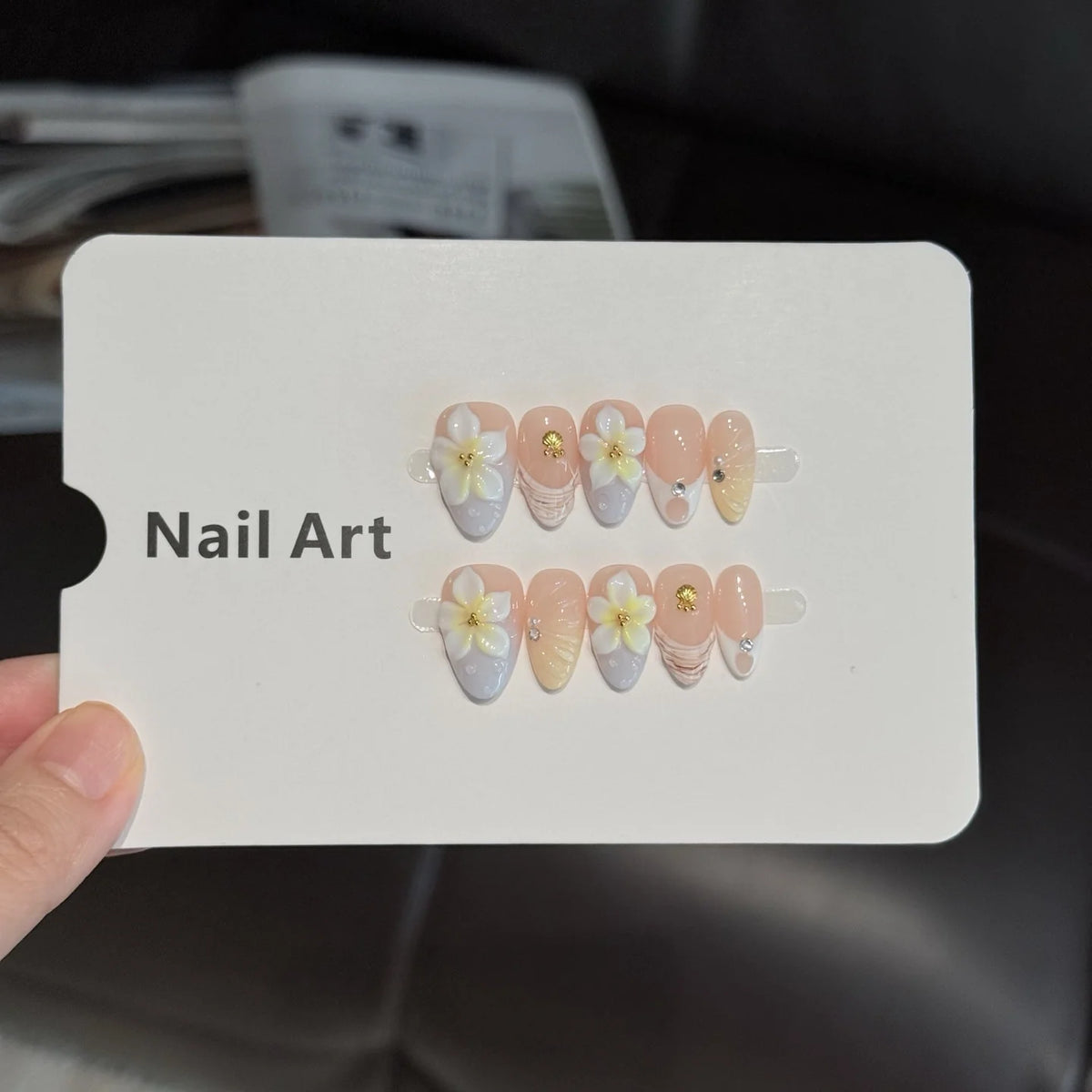 Press-On Nail Kit Floral Design & Shimmer Short Almond