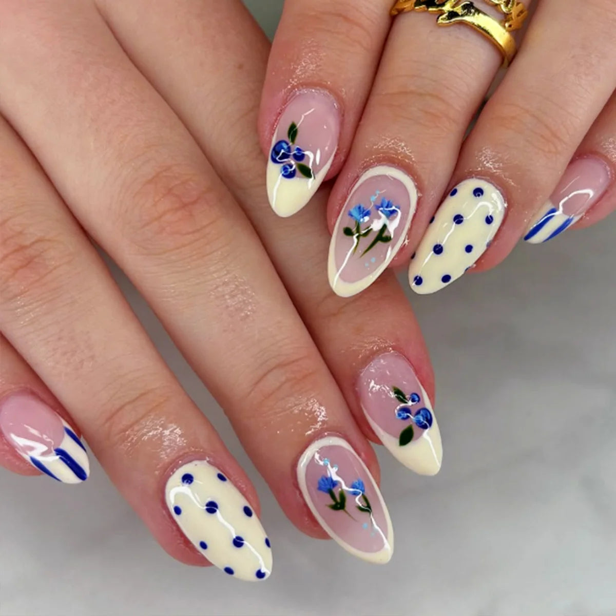 Press-On Nail Kit Floral Designs 24 Piece Tools Included