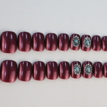 Press-On Nail Kit Glue-On Intricate Designs