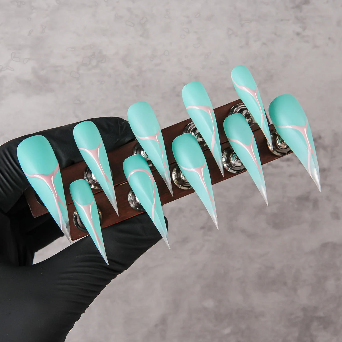 Press-On Nail Kit Stiletto Comfort Fit Easy Application