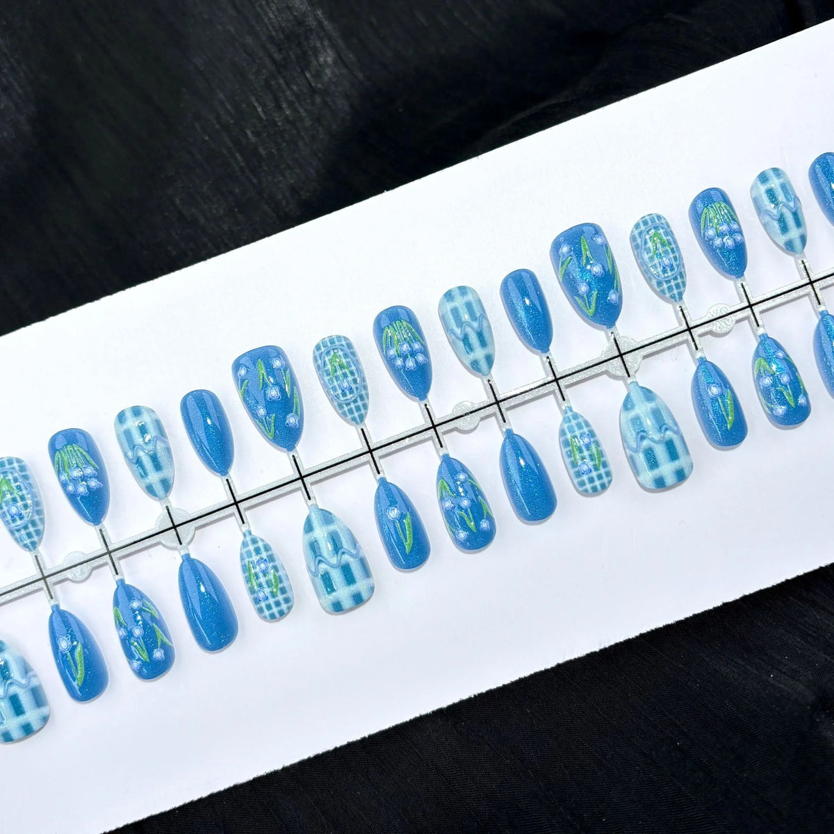 Press-On Nail Set 20-Piece Peel-And-Stick Artistic Designs