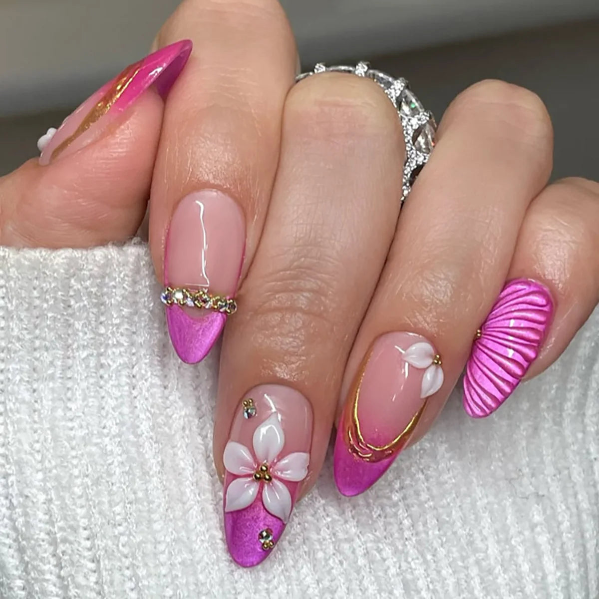 Press-On Nail Set 24 Piece Floral & Geometric