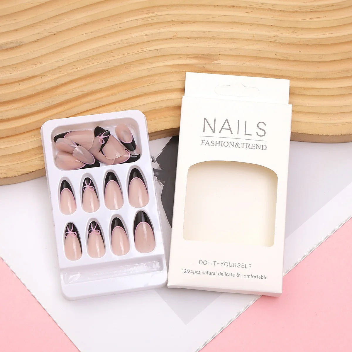 Press-On Nail Set 24 Pieces Peel-And-Stick Black Tip