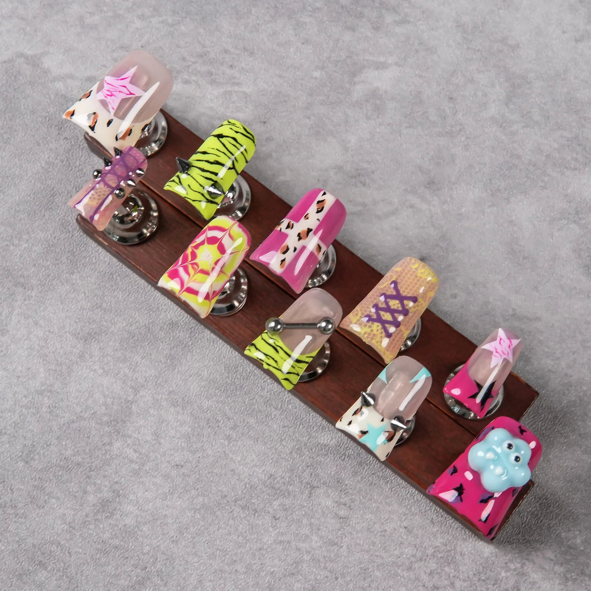 Press-On Nail Set 3D Designs Ready Adhesive