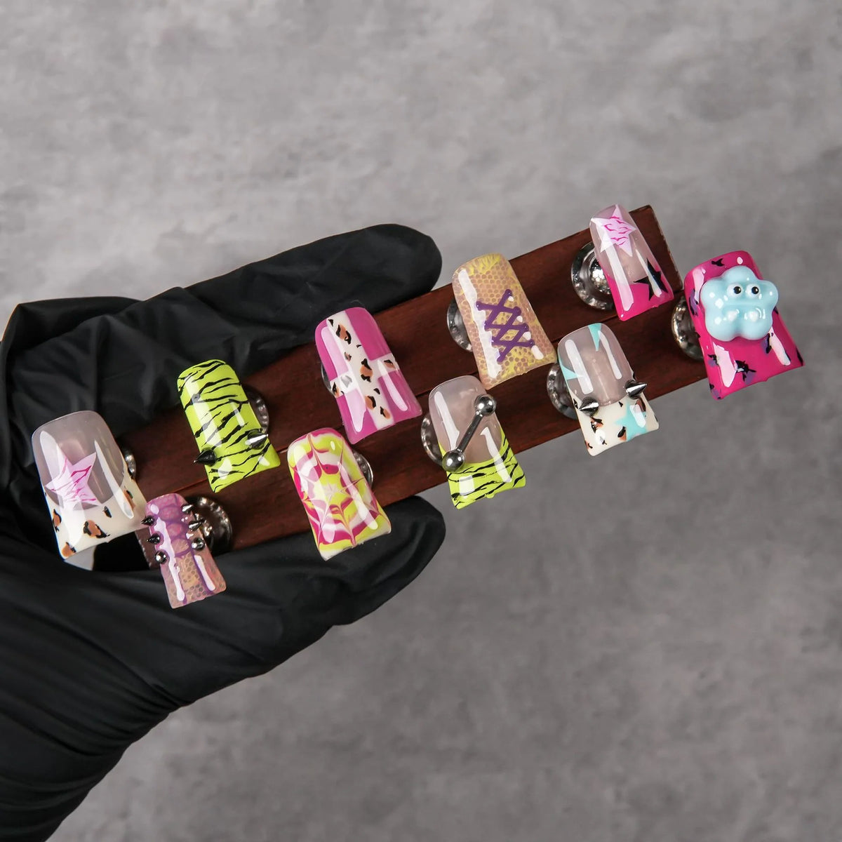 Press-On Nail Set 3D Designs Ready Adhesive