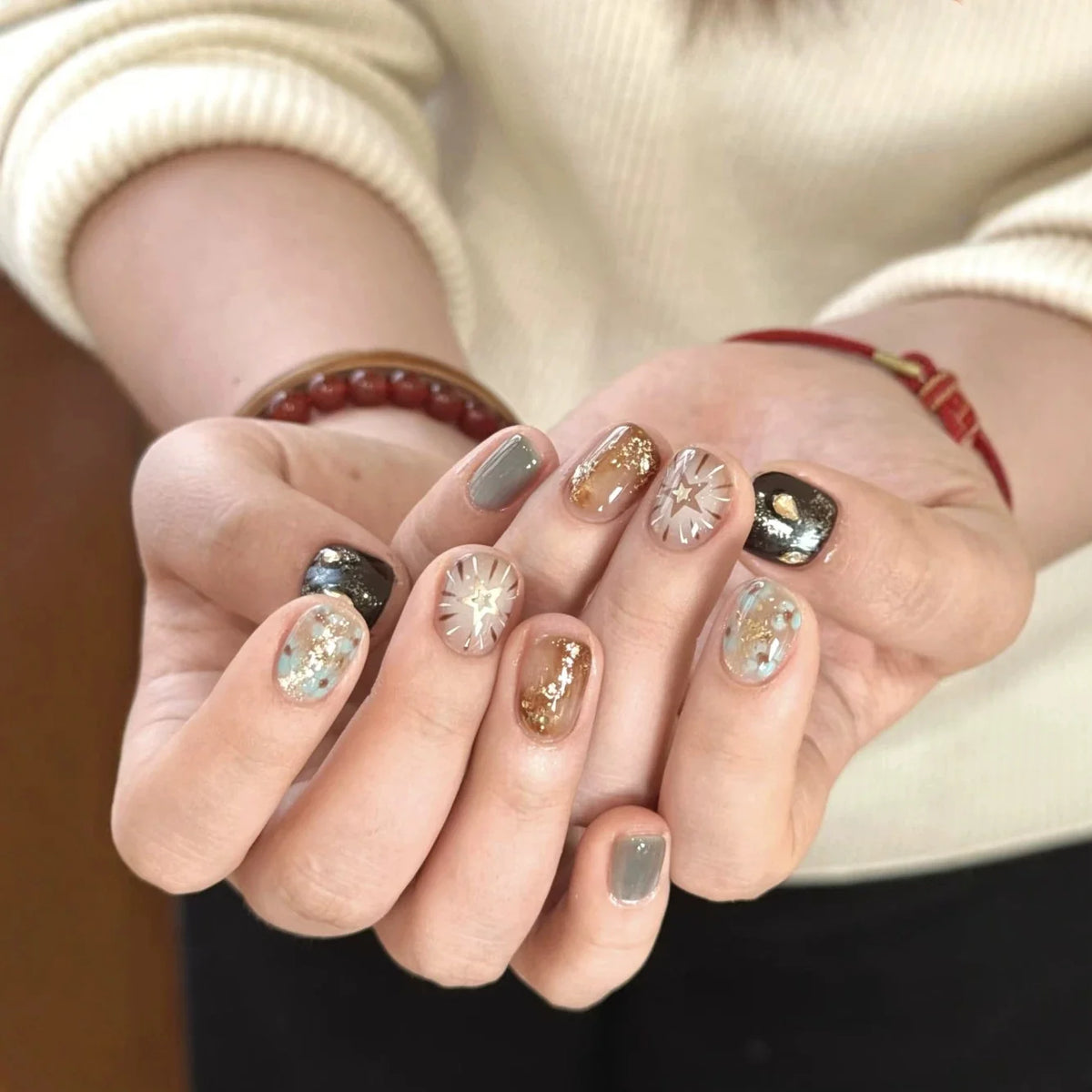 Press-On Nail Set 3D Floral Accents Easy Application