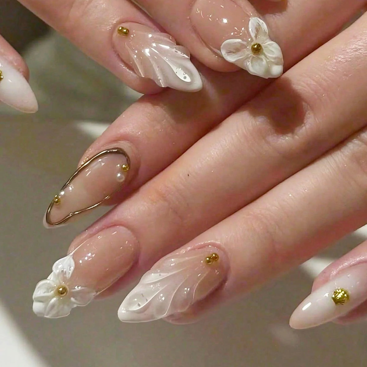 Press-On Nail Set 3D Floral Gold Accents Long-Lasting Wear