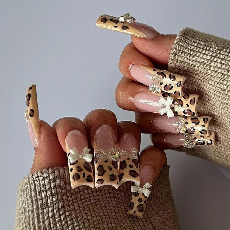 Press-On Nail Set Abstract Art Reusable Multiple Sizes
