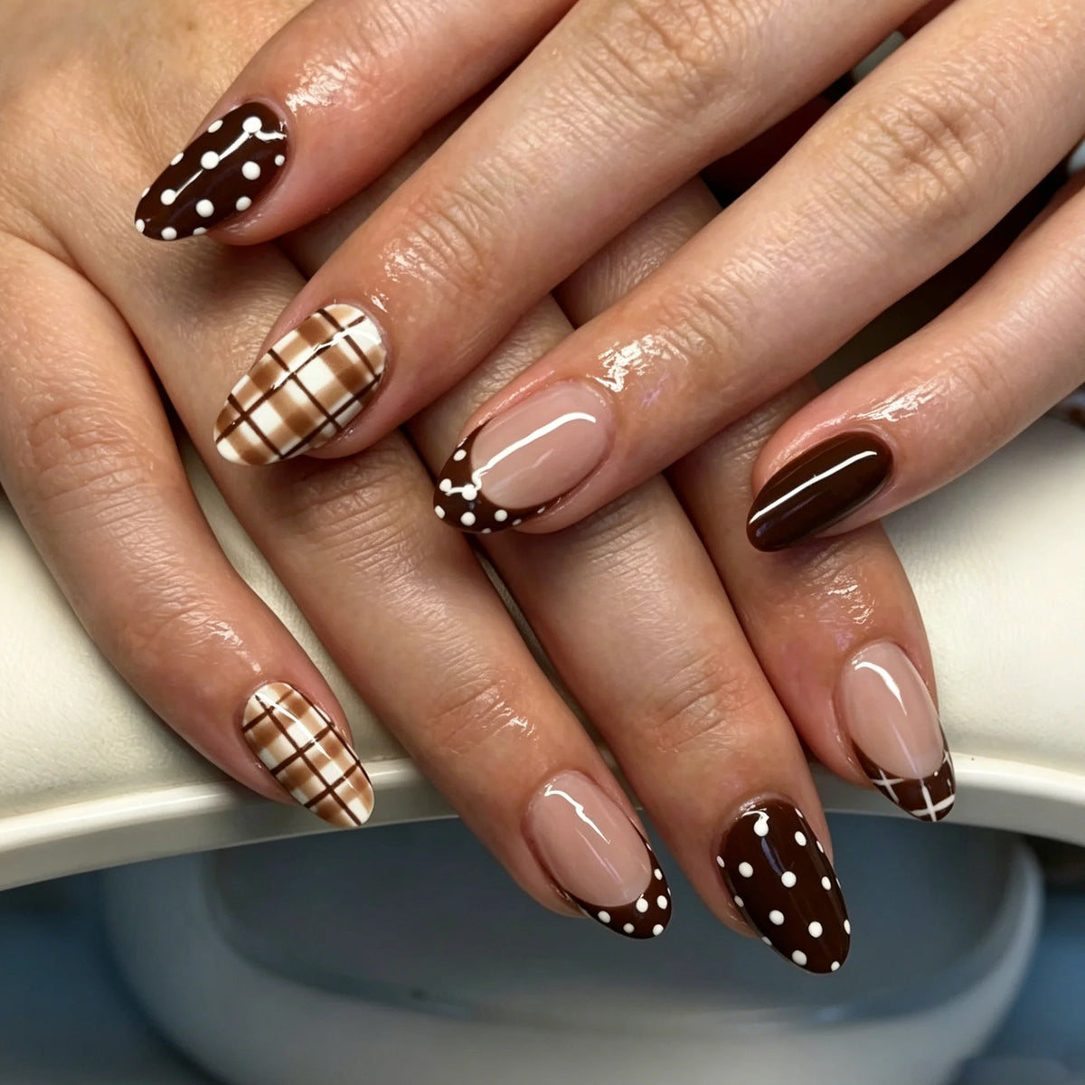 Press-On Nail Set Abstract Plaid & Dot Adhesive Tabs