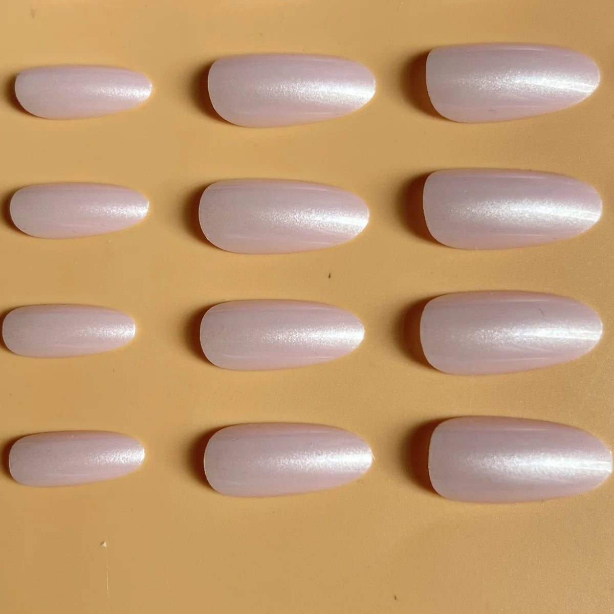 Press-On Nail Set Almond Shape Peel & Stick