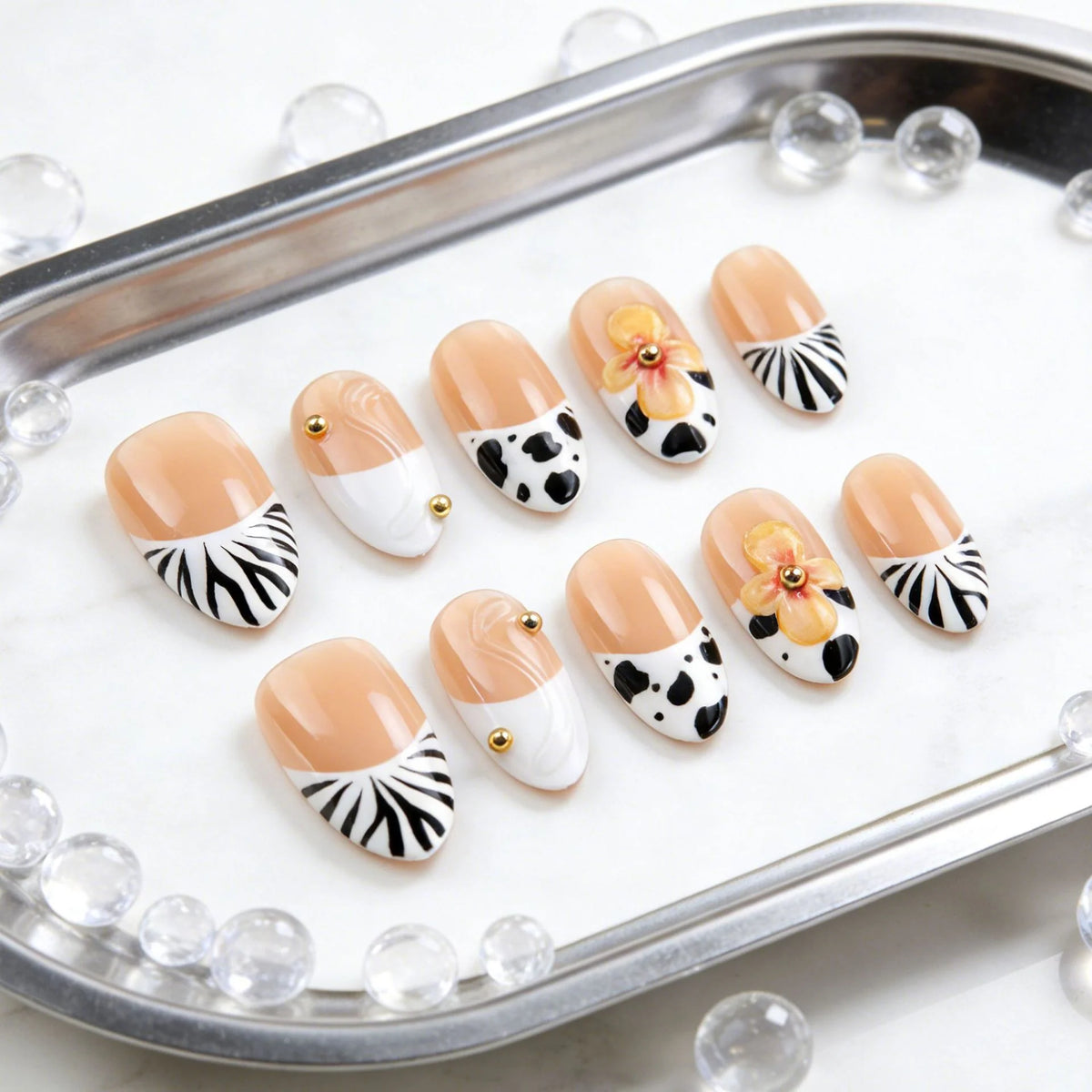 Press-On Nail Set Animal Print & Gold Accents