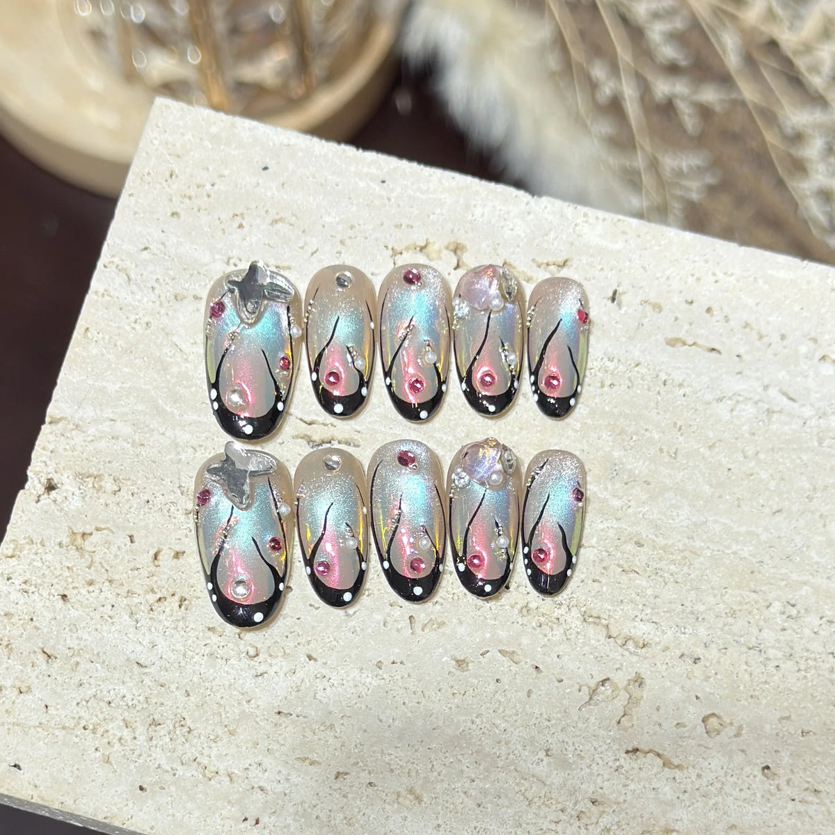 Press-On Nail Set Articulated Gemstone Accents Long-Lasting