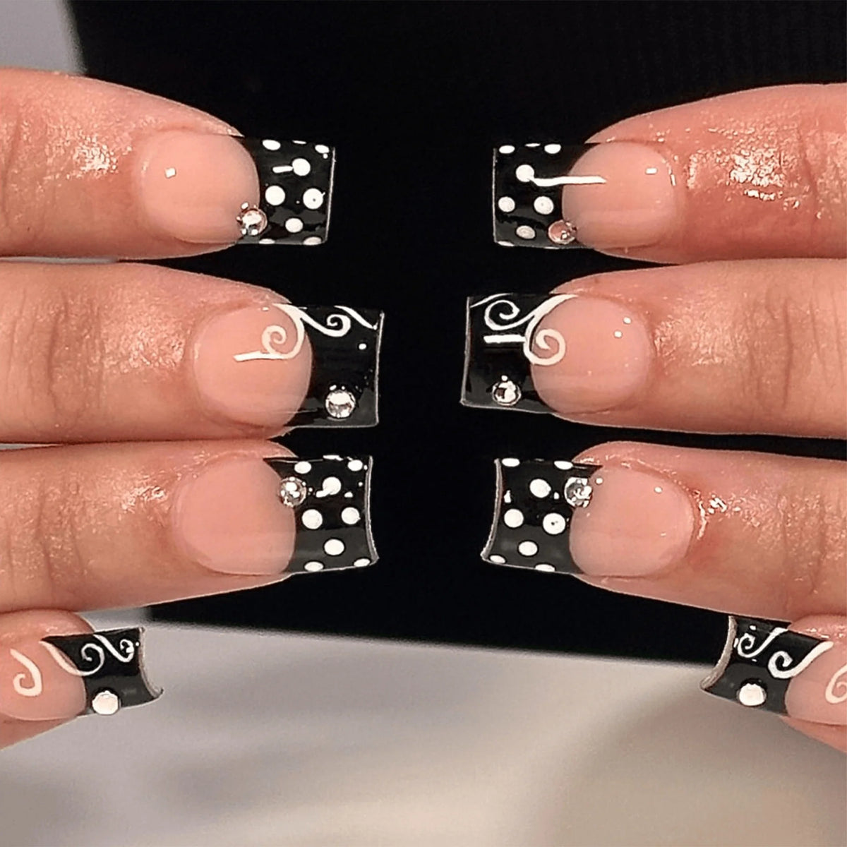 Press-On Nail Set Artistic Accents Strong Hold