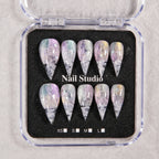 Press-On Nail Set Artistic Design Lightweight Easy Apply