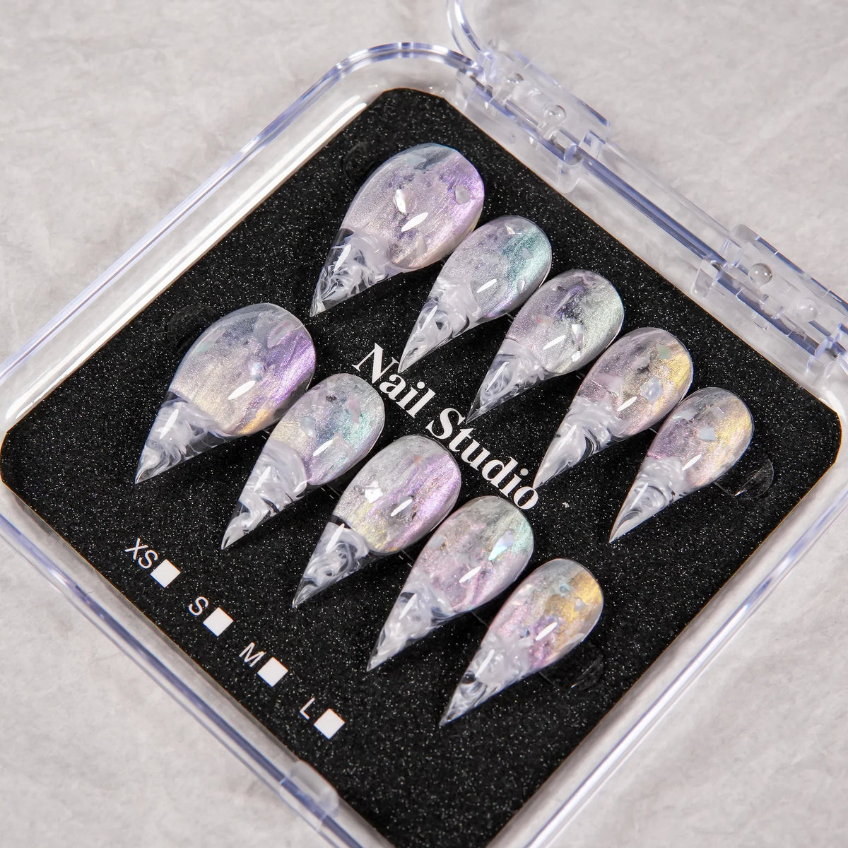 Press-On Nail Set Artistic Design Lightweight Easy Apply