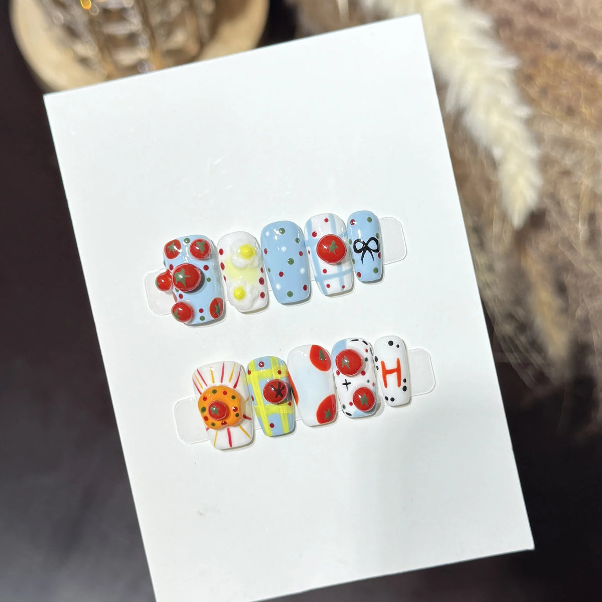 Press-On Nail Set Artistic Designs Custom Fit & Mess-Free Application