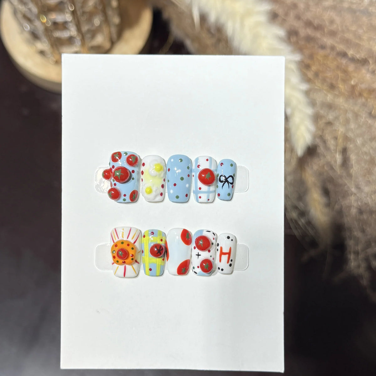 Press-On Nail Set Artistic Designs Custom Fit & Mess-Free Application