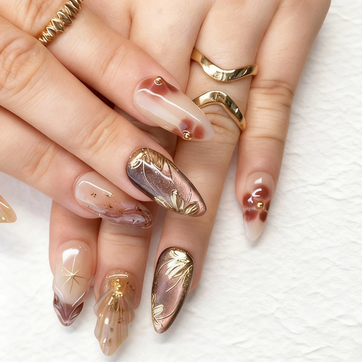 Press-On Nail Set Artistic Designs Easy Application Comfortable Fit