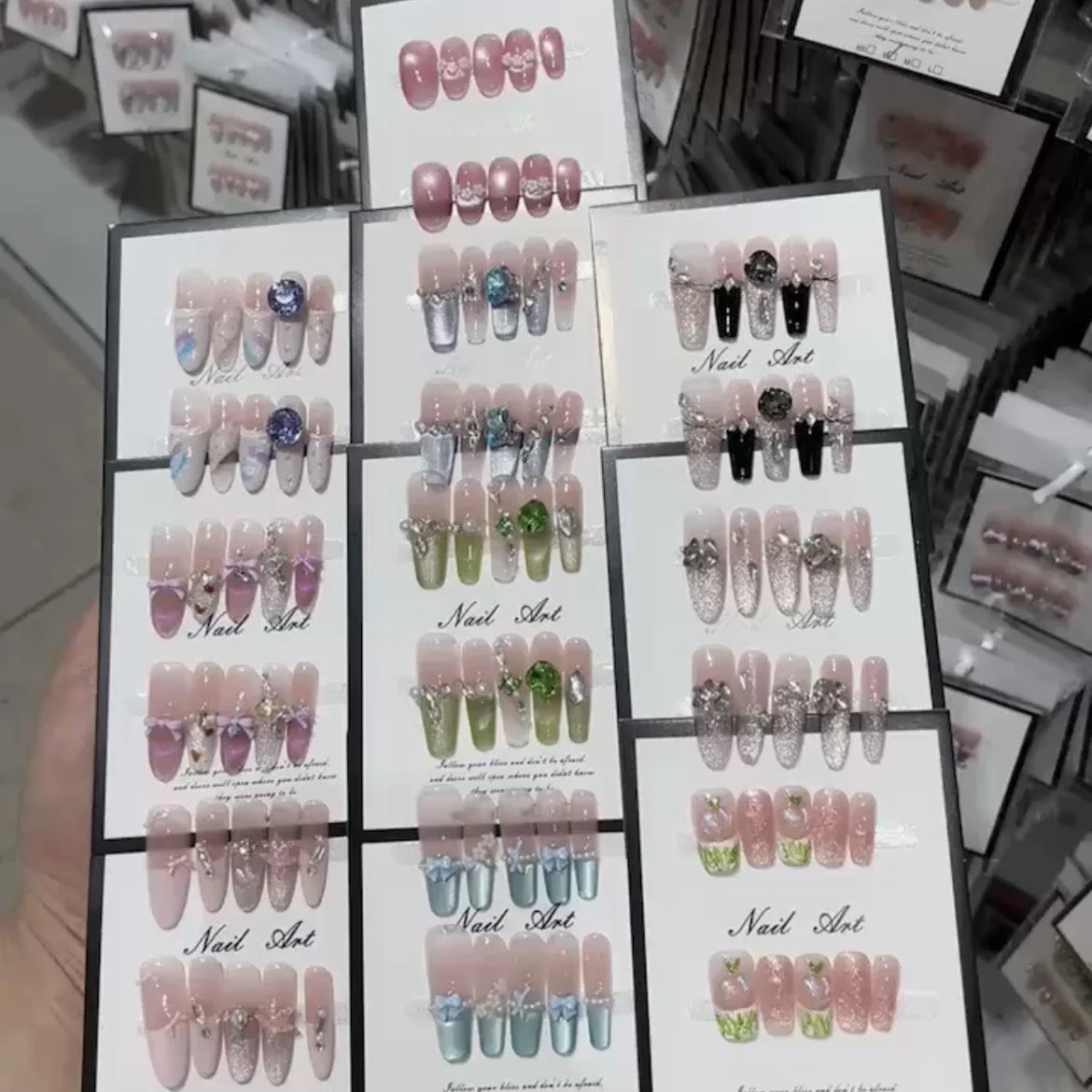 Press-On Nail Set Artistic Designs Easy Application Long-Lasting Wear