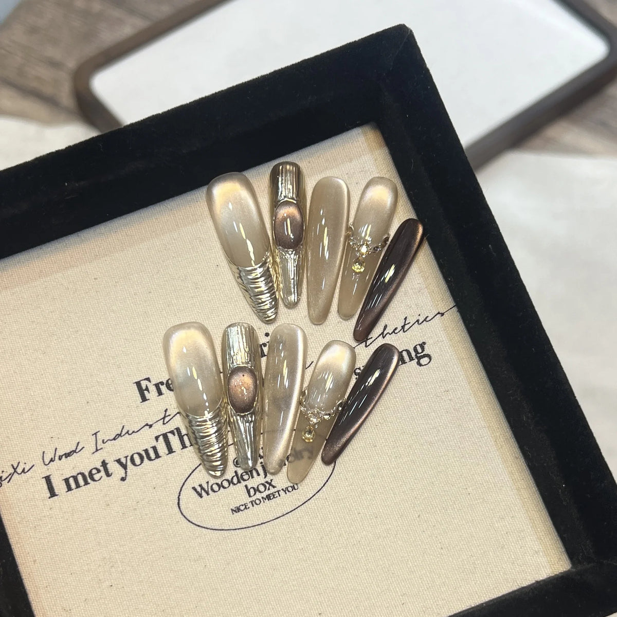 Press-On Nail Set Artistic Designs Reusable