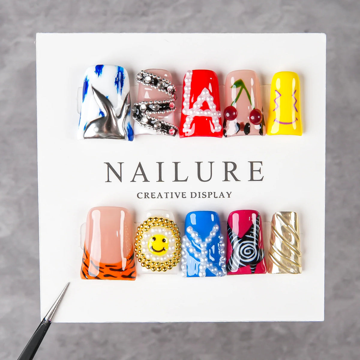 Press-On Nail Set Artistic Floral Easy Application & Comfortable Fit