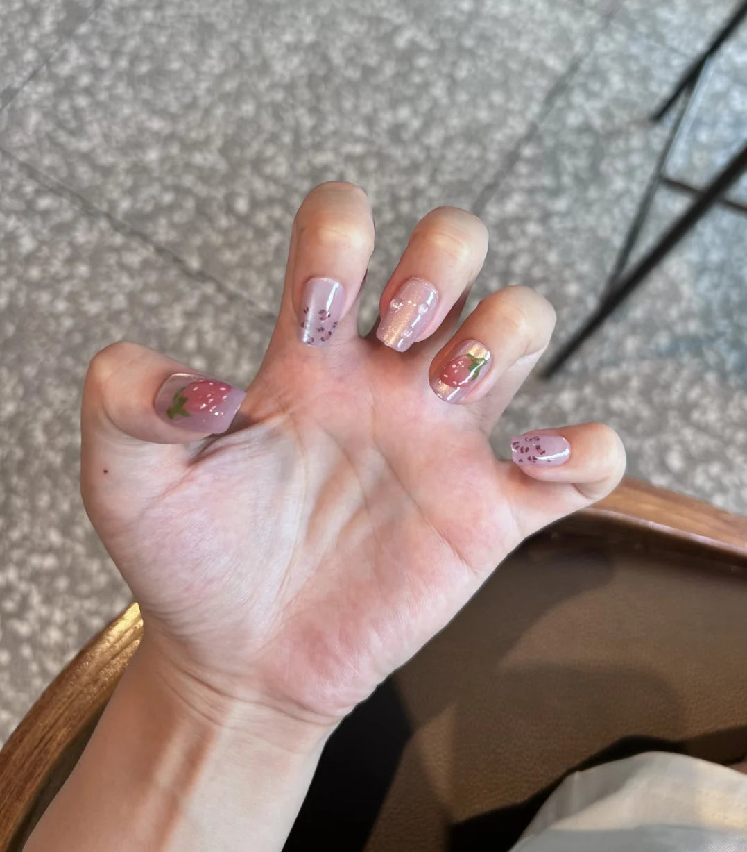 Press-On Nail Set Artistic Floral Long-Lasting & Easy Application