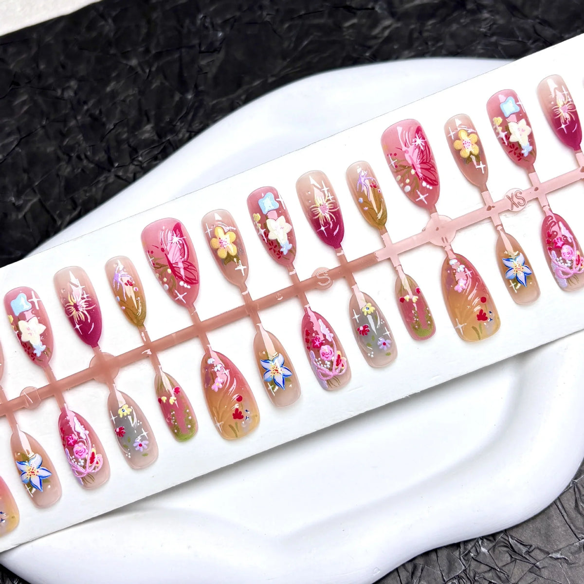 Press-On Nail Set Artistic Floral Reusable Multiple Sizes