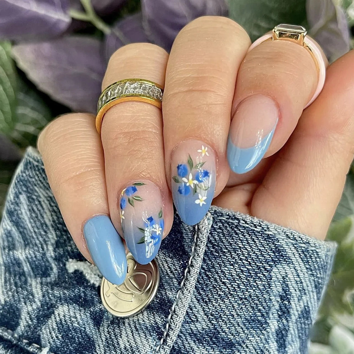 Press-On Nail Set Blue Floral Pointed Shape & Comfortable Fit