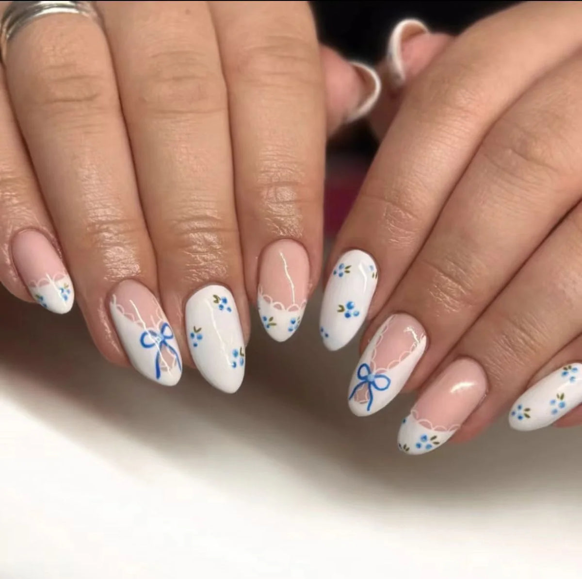 Press-On Nail Set Bow & Floral Glossy Finish