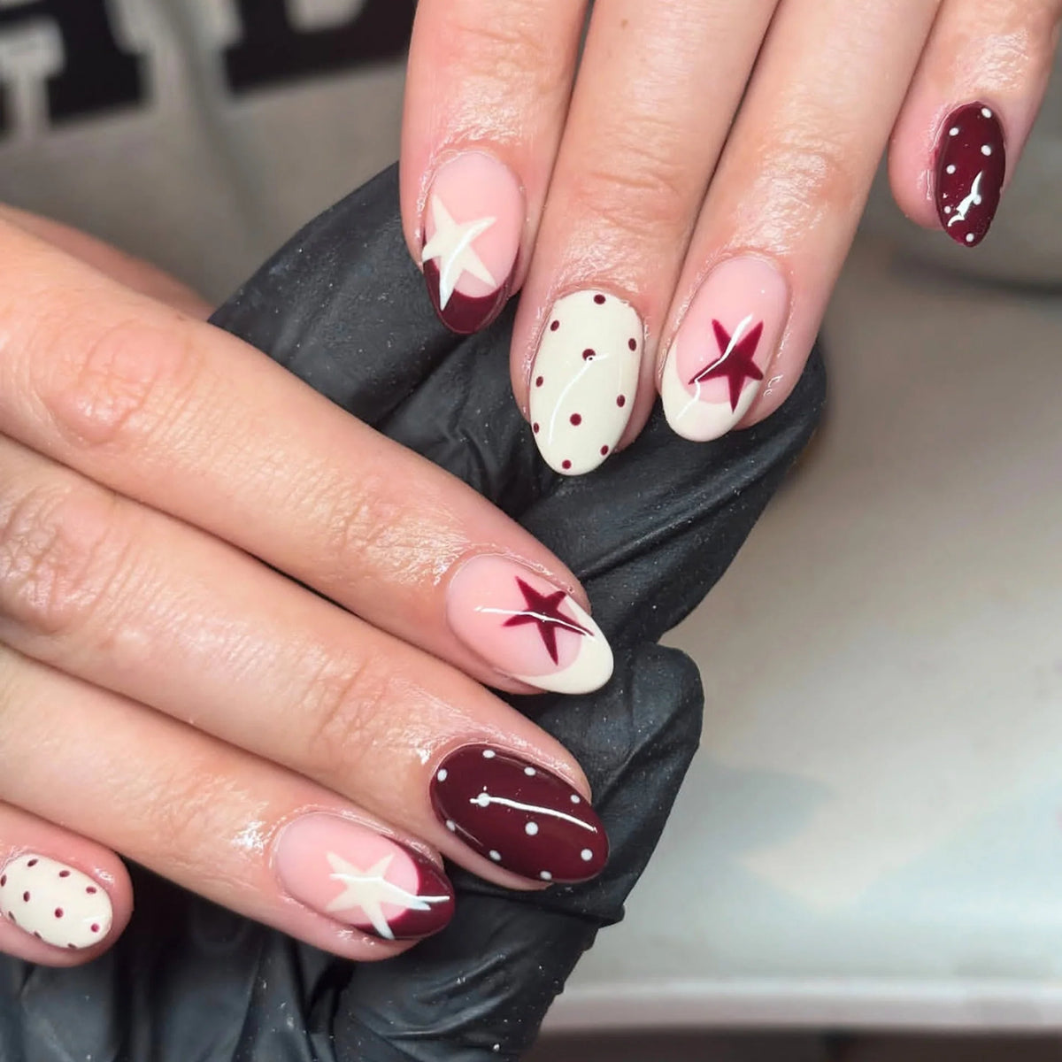 Press-On Nail Set Burgundy Star & Dot Self-Adhesive