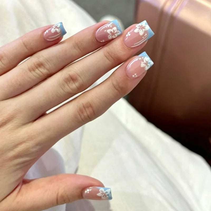 Press-On Nail Set Delicate Floral Easy Application & Removal