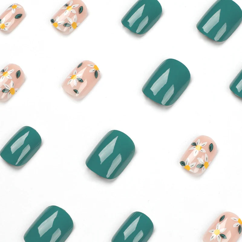 Press-On Nail Set Delicate Floral & Self-Adhesive