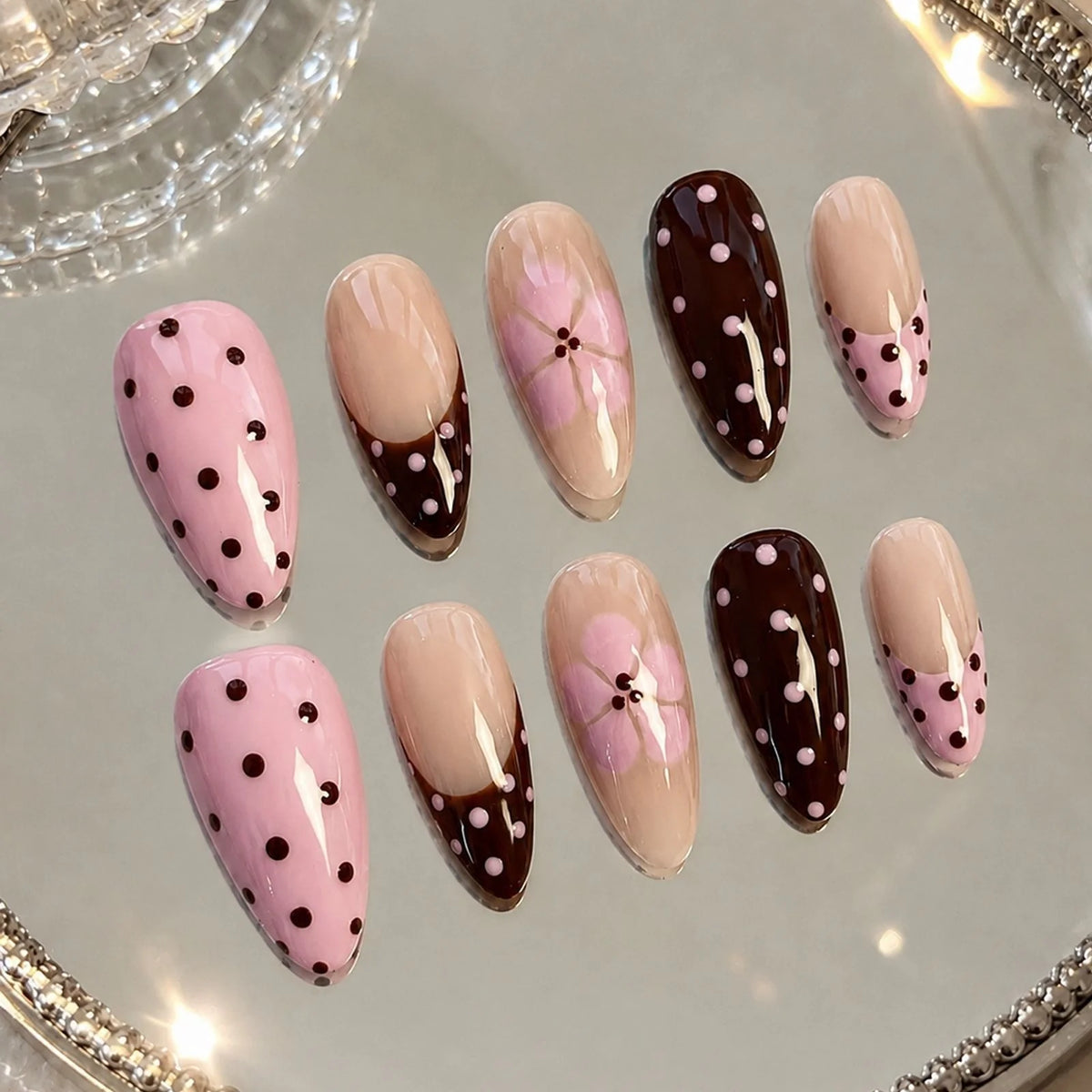 Press-On Nail Set Dots & Floral Easy Application