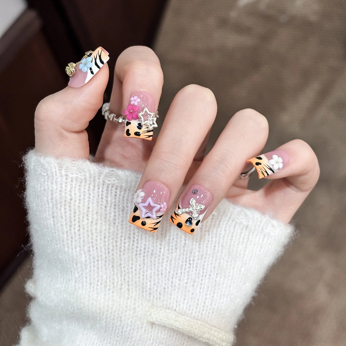 Press-On Nail Set Easy Apply Floral & Animal Designs