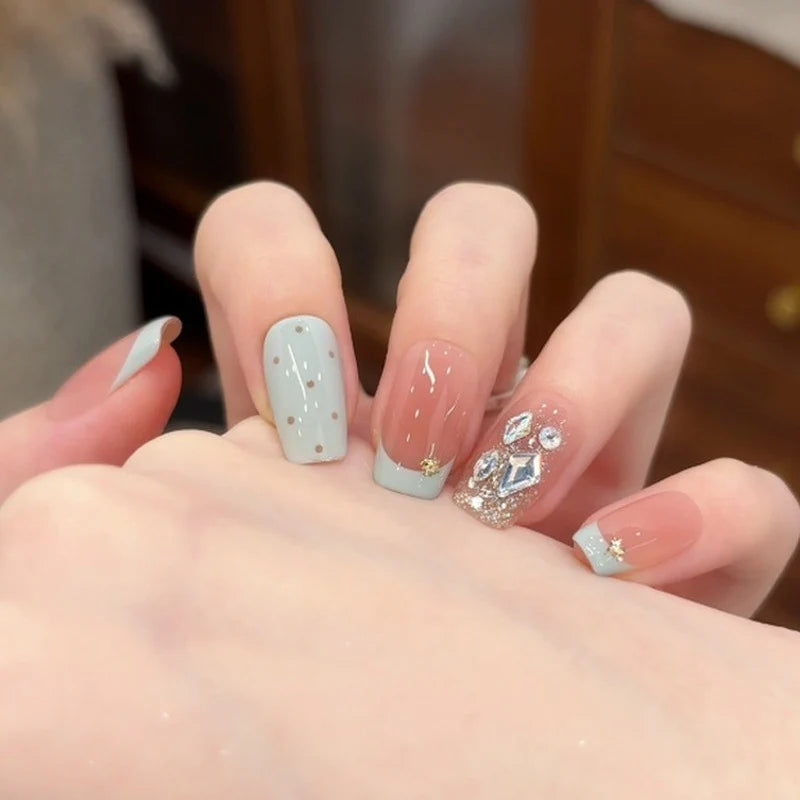 Press-On Nail Set Elegant Gem Embellishments