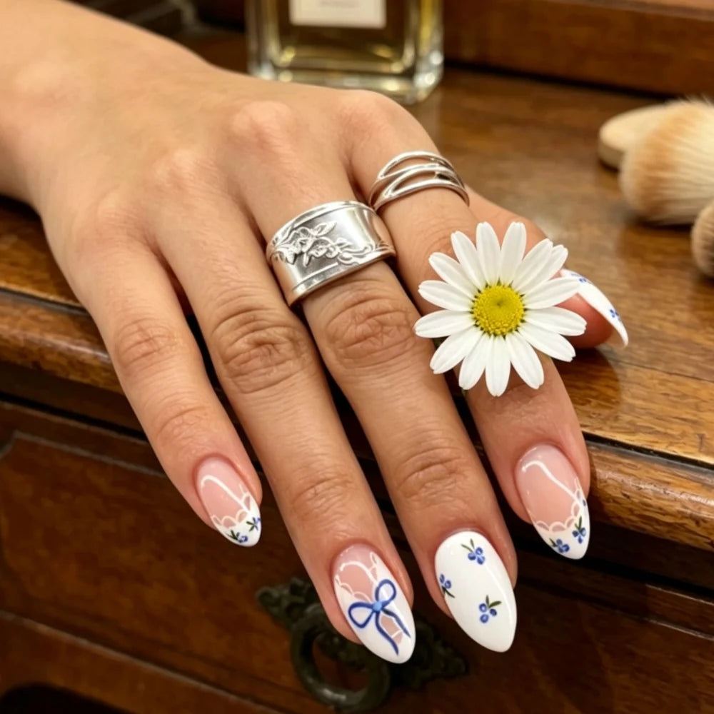 Press-On Nail Set Festive Designs & Gel Polish