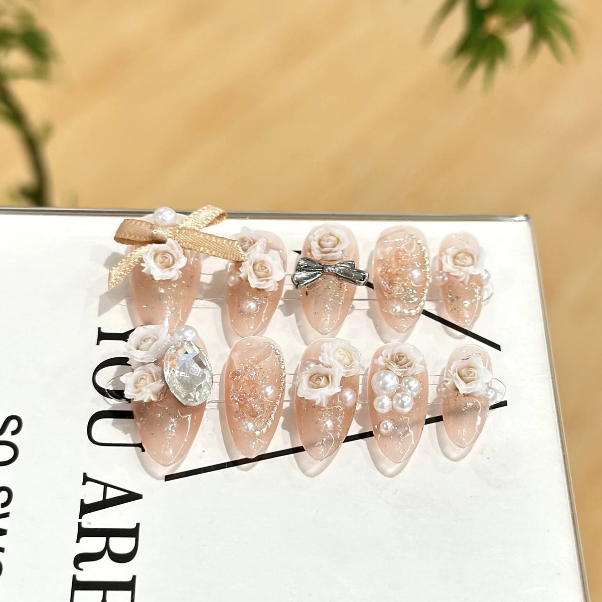 Press-On Nail Set Floral 24-Piece Easy Application