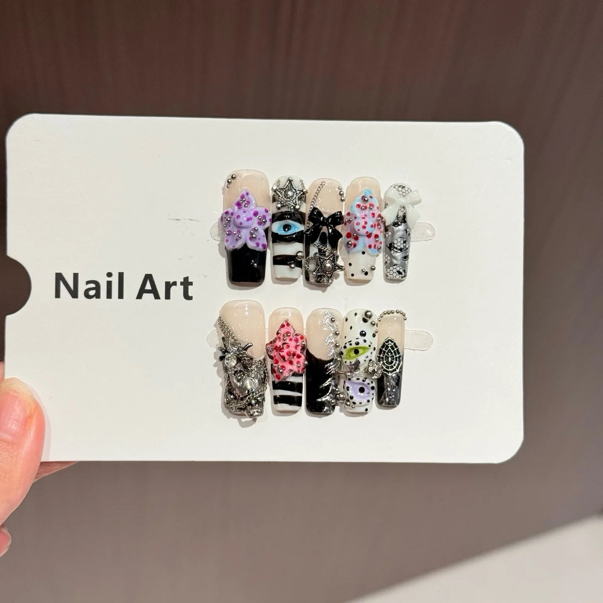 Press-On Nail Set Floral & Abstract 24-Piece With Glue