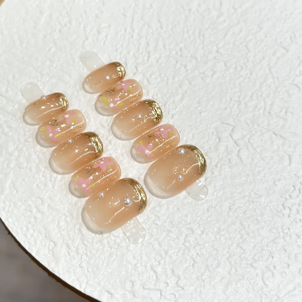 Press-On Nail Set Floral Accent Quick Application