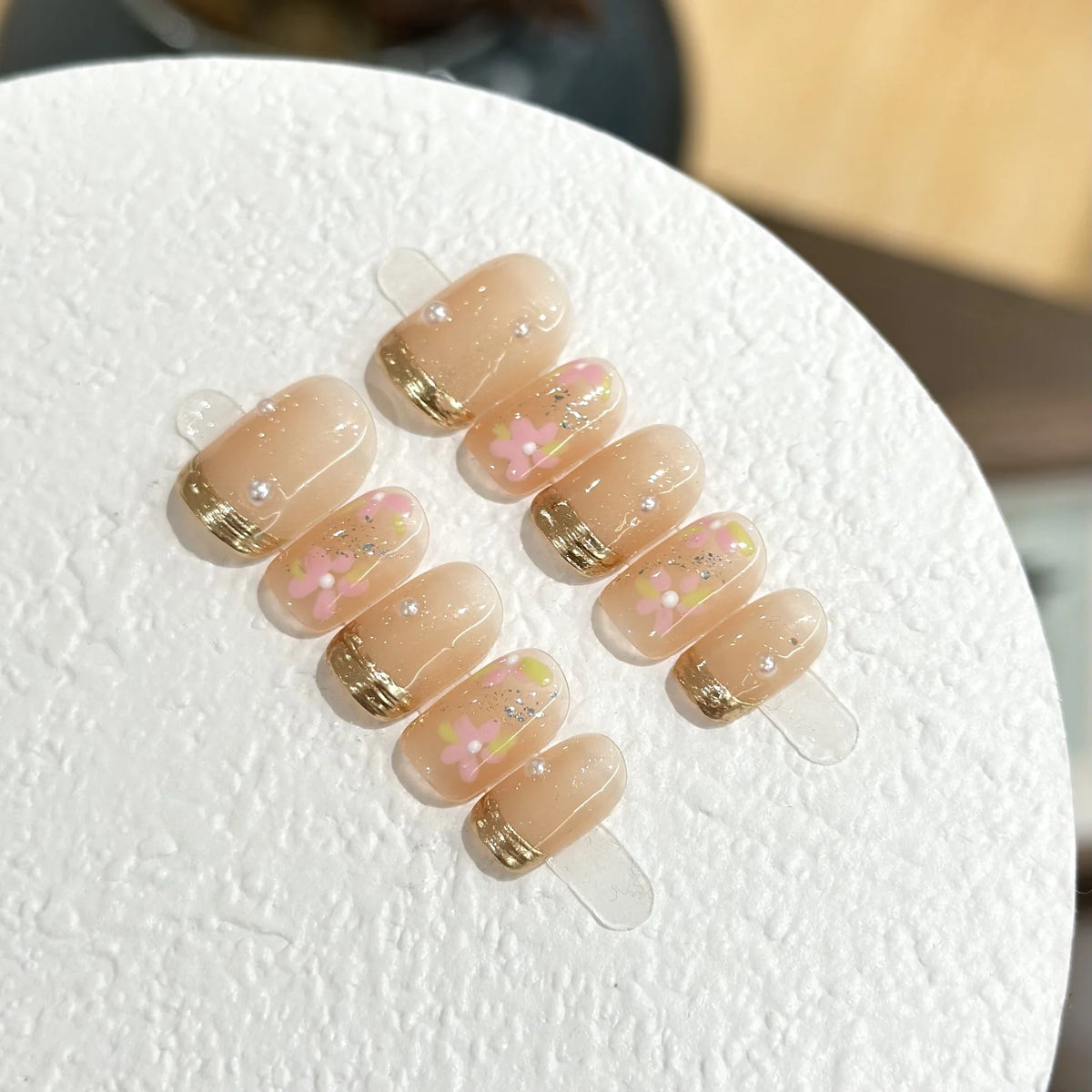 Press-On Nail Set Floral Accent Quick Application